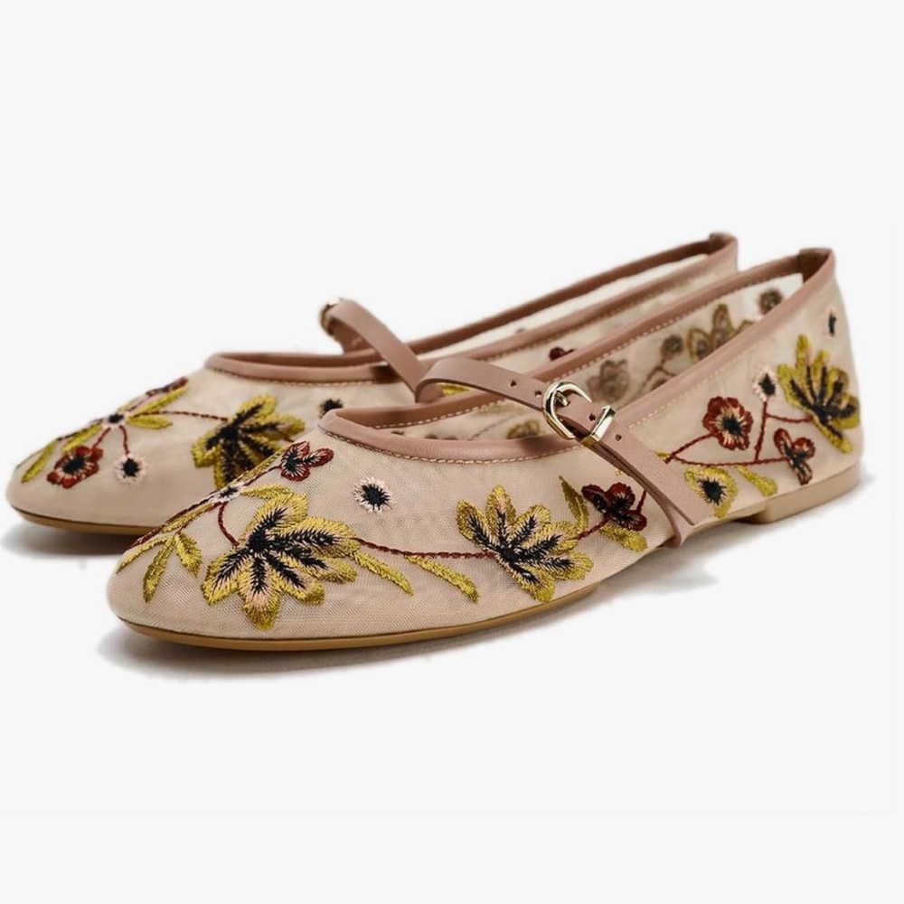 Zara woman’s Beige Floral Embroidered Flats shoes